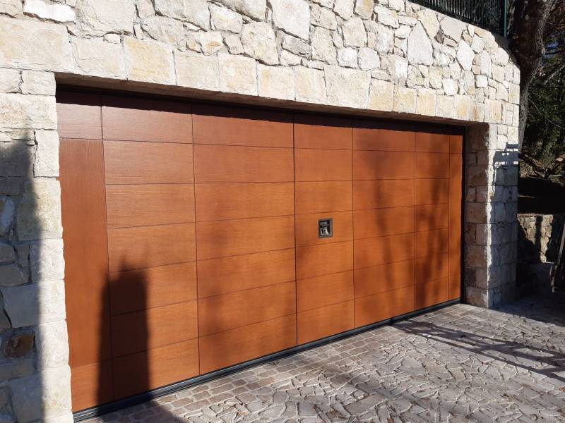 Portes de garage basculante bois pour maison à Mandelieu-La-Napoule 06