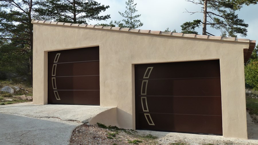 Portes de garage sectionnelles avec motifs SAINT VALLIER