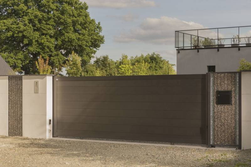 Installation de portails automatiques coulissants à Antibes 06