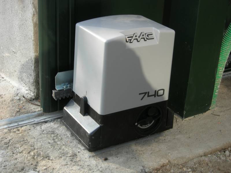 Moteur FAAC 740 pour portail coulissant - Antibes