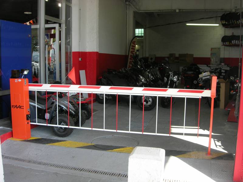 Barrière levante FAAC 620 avec herse escamotable - Grasse