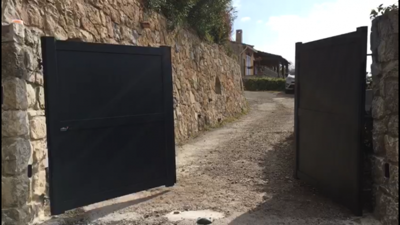 Installation de portail automatique à Antibes 06