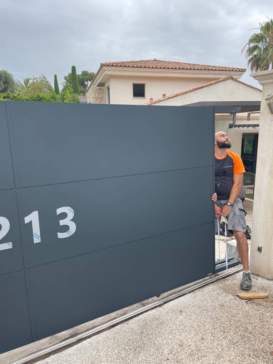 Installation d'un portai coulissant 