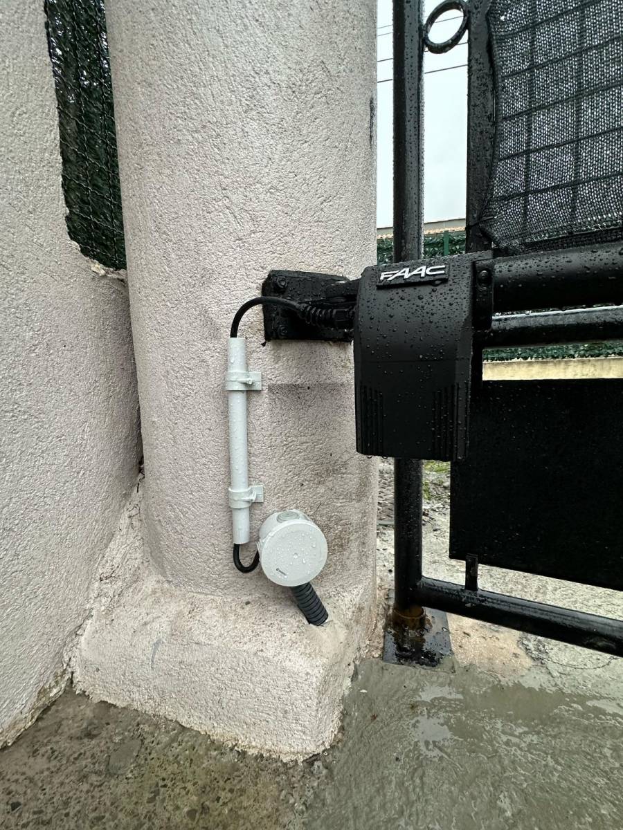 Motorisation portail battant (vue intérieure gauche)