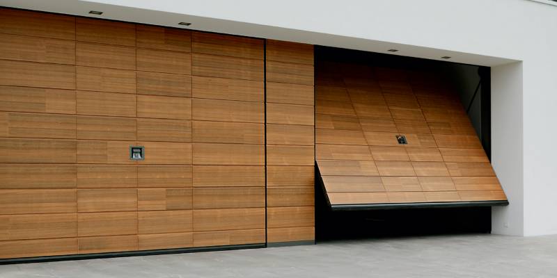 Azur Domotic spécialiste de la porte de garage motorisée à Mougins 