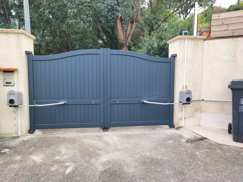 Portail battant motorisé à Mandelieu