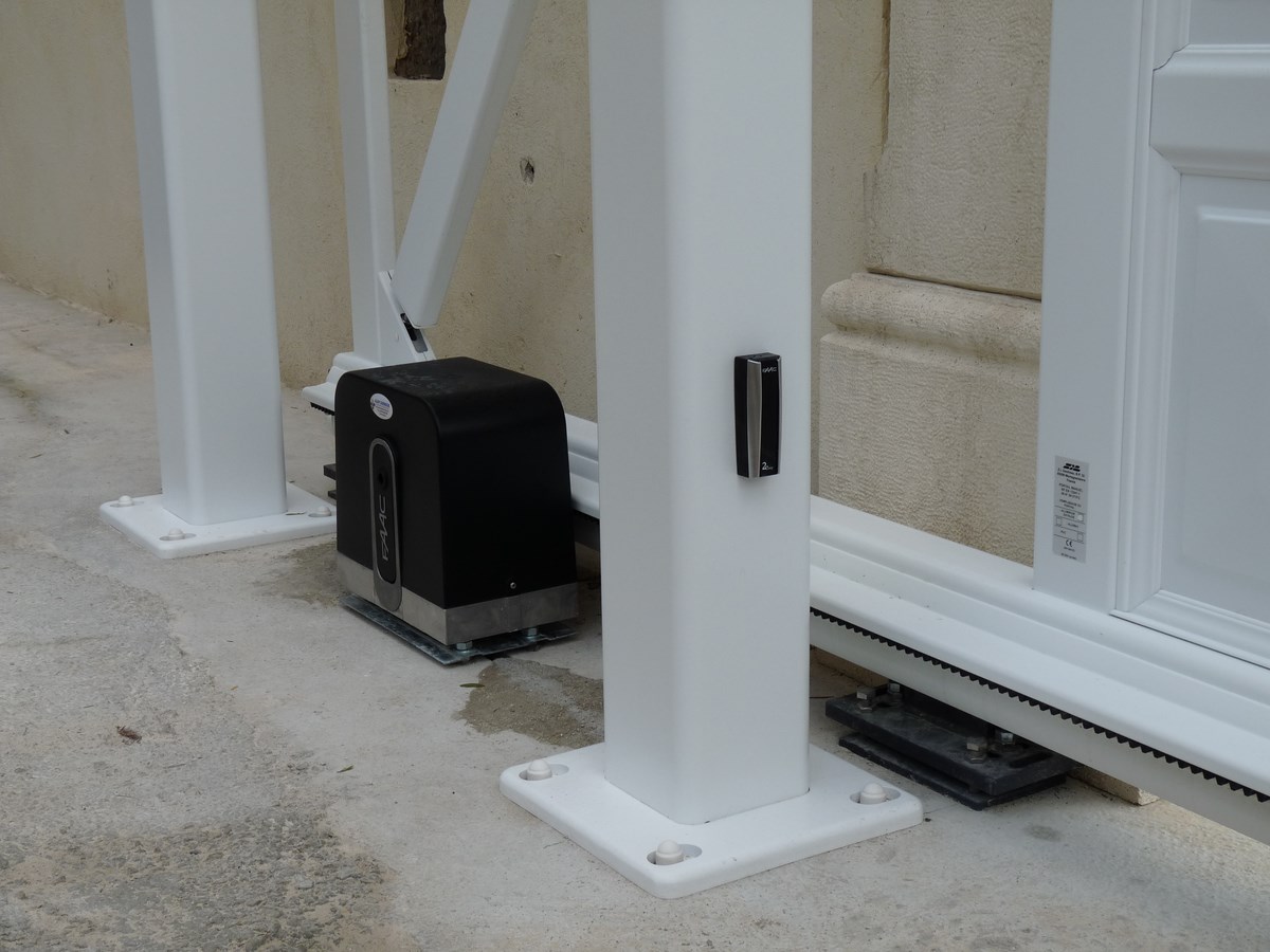 Installation automatisme pour portail coulissant Antibes 06
