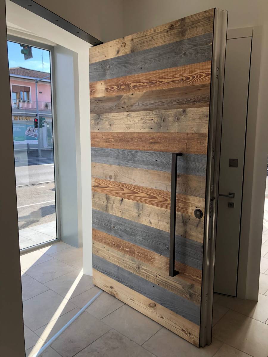 Pose porte d'entrée pour villa Antibes 