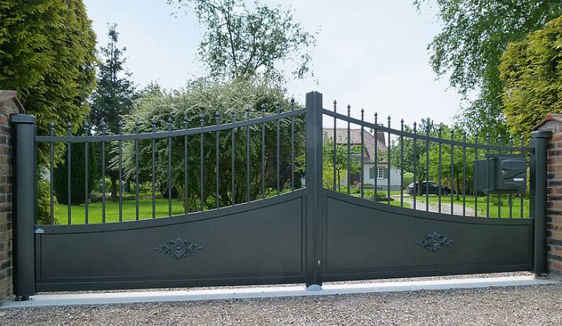 Portail aluminium traditionnel villa - Cannes Alpes Maritimes 06