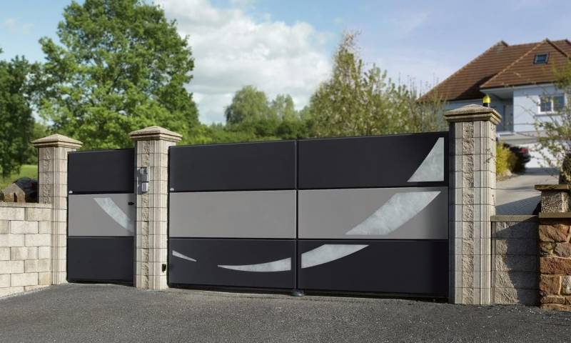 Portail Lucco en alu avec LEDs intégrés - Mougins Alpes Maritimes 06 