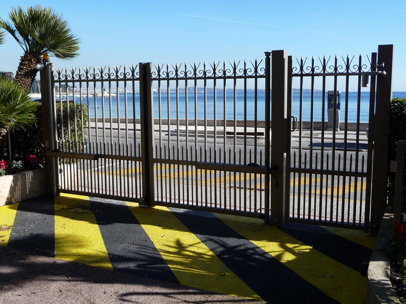 Portail pour résidence en aluminium coulissant automatique à Nice 06 