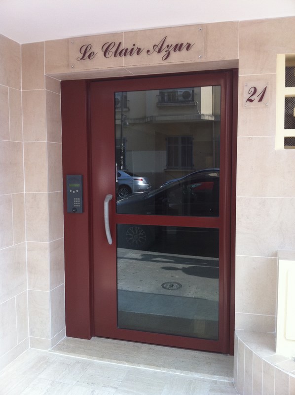 Porte de copropriété en acier à St Laurent du Var 06