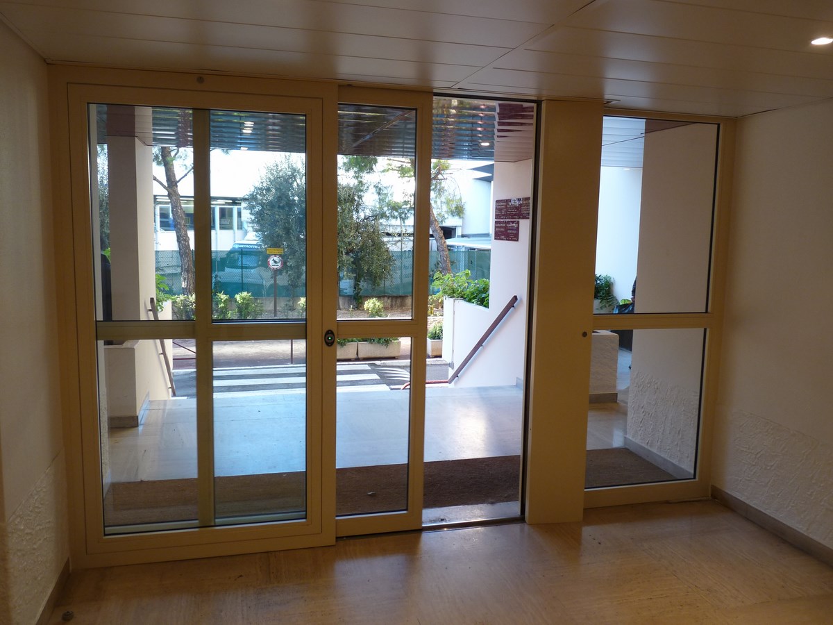 PORTADAPTE porte coulissante motorisée vue intérieur 06 PACA