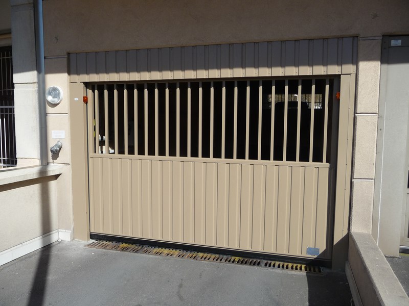 Porte de garage Mixte hybride alu basculante SAFIR à Le Cannet 06
