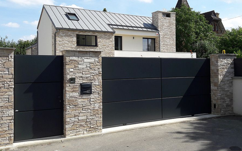 Portail en aluminium luxe avec portillon - Cannes Alpes Maritimes 06