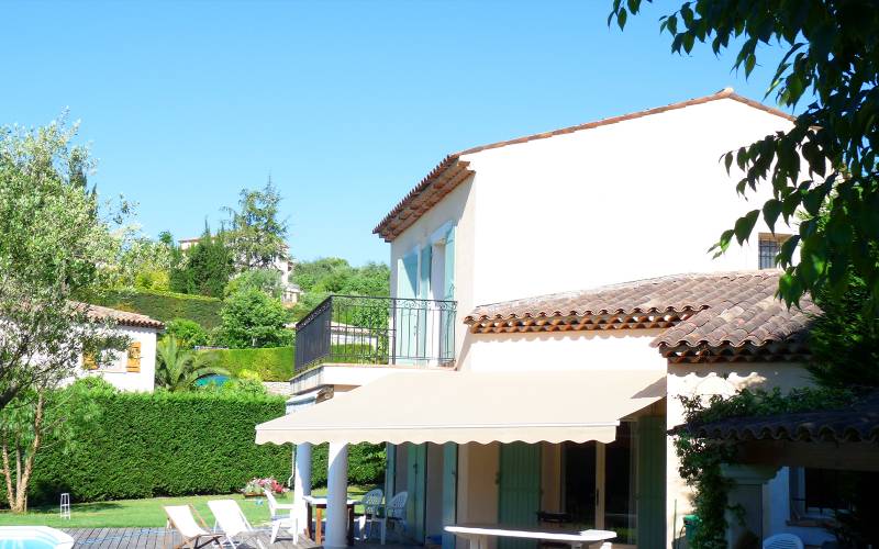 Store banne pour maison à Grasse 06