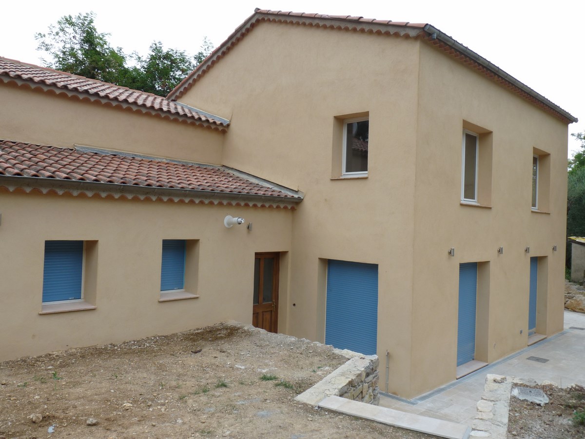 Volets roulants aluminium bleu motorisé à Mougins 06