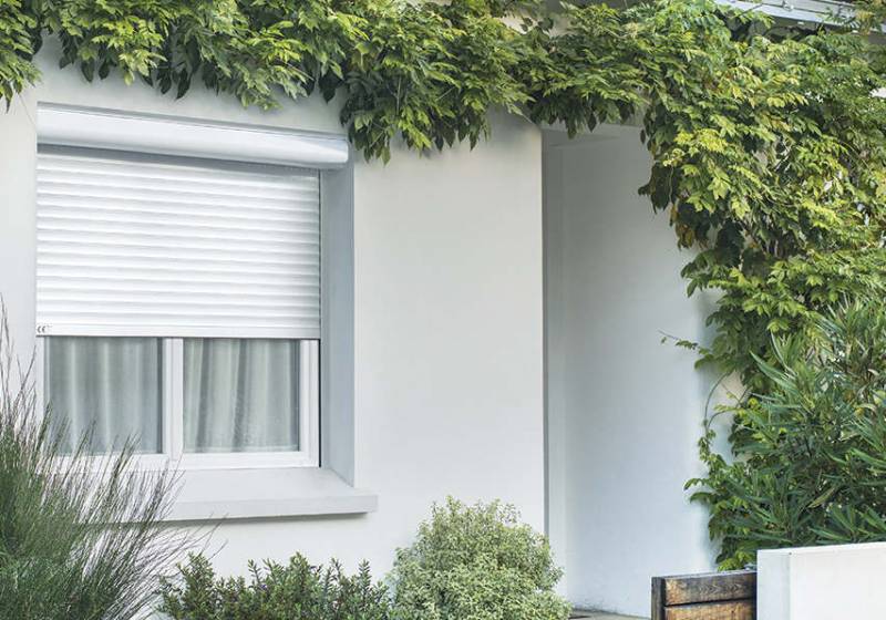 Installation de volets roulants aluminium LAKAL blanc à Nice 06