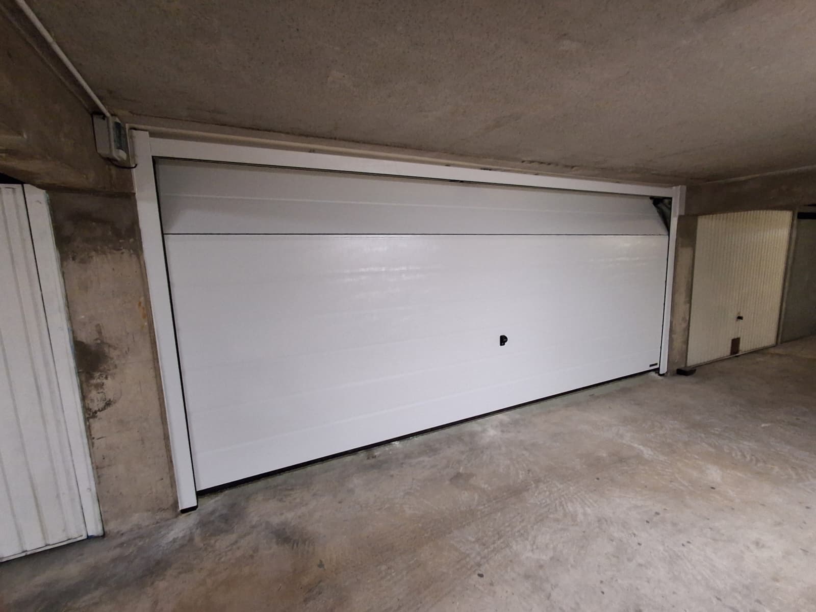 Remplacement d’une porte de garage sectionnelle Hörmann au Cannet